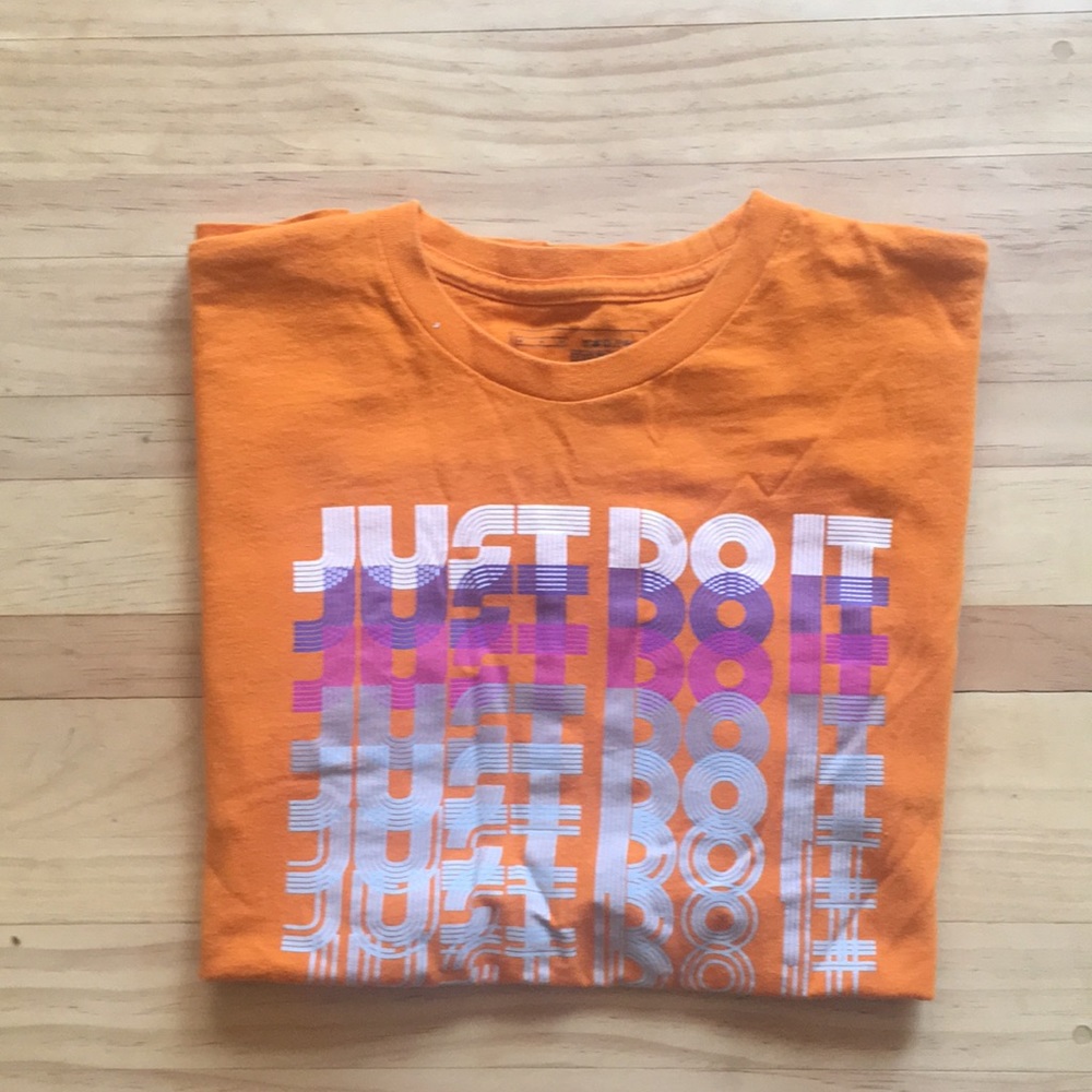 Nike orange t-shirt